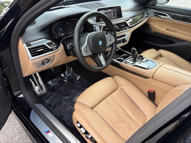 Used 2021 BMW 740i xDrive w/ M Sport Package AWD/4WD image 43