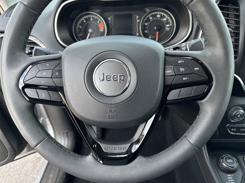 Used 2021 Jeep Cherokee Altitude image 11