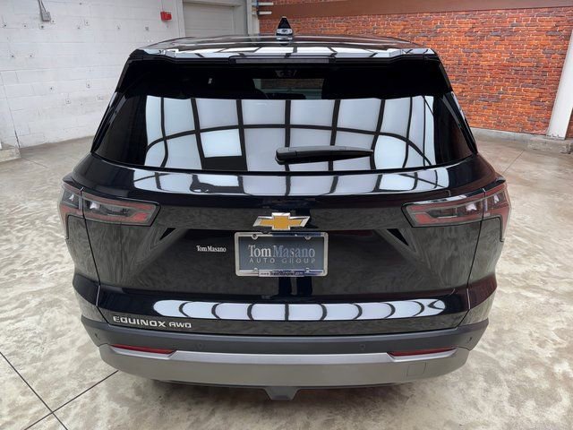 Used 2025 Chevrolet Equinox LT w/ Safety and Technology Package image 4