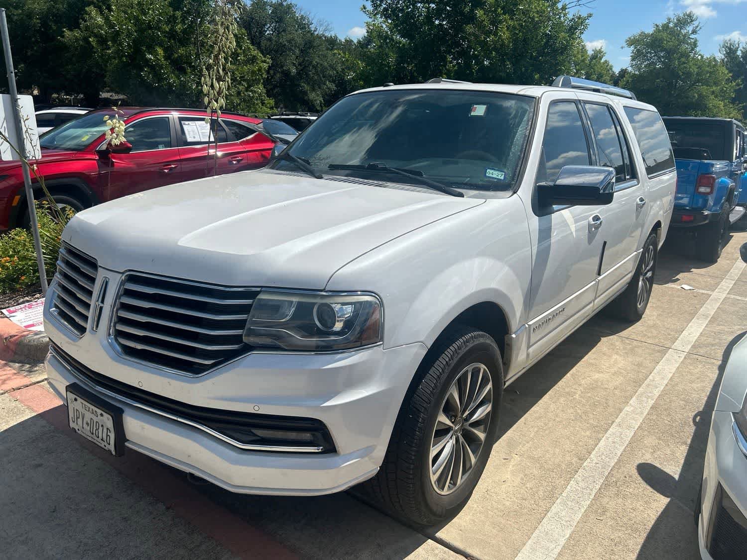 Used 2016 Lincoln Navigator L Select RWD image 1