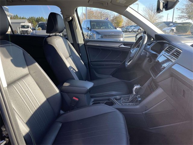 Used 2022 Volkswagen Tiguan SE image 18