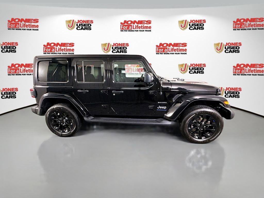 Used 2023 Jeep Wrangler Unlimited Sahara w/ Cold Weather Group AWD/4WD image 17