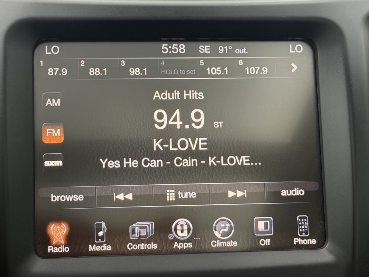 Used 2016 Jeep Cherokee 75th Anniversary FWD image 24