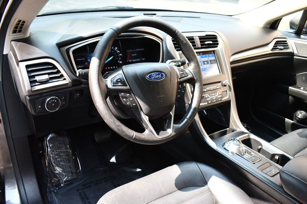 Used 2017 Ford Fusion Energi SE image 18