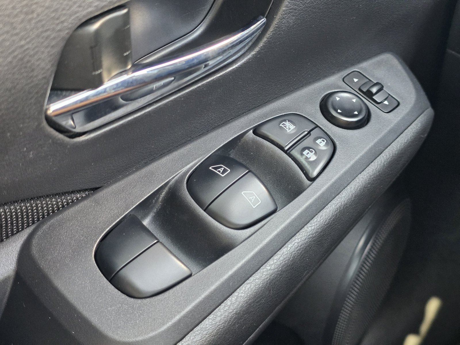 Used 2023 Nissan Kicks SV FWD image 23