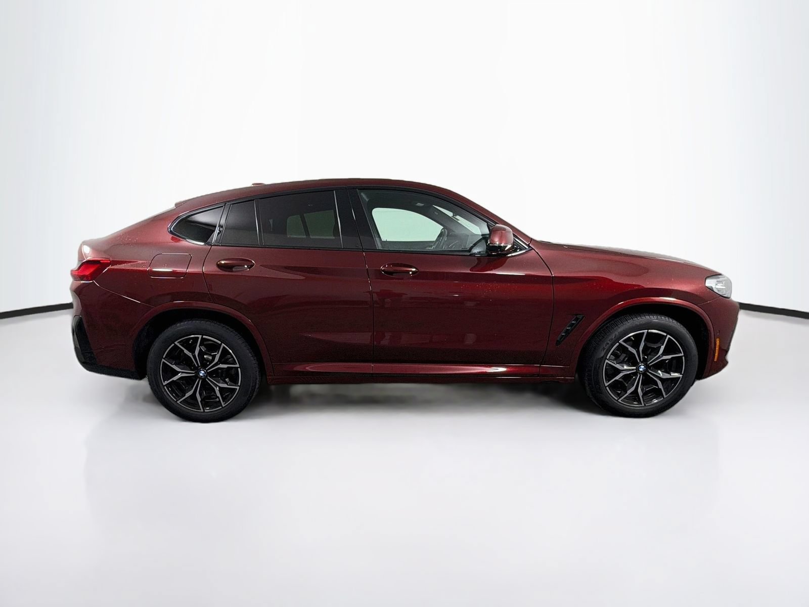Used 2025 BMW X4 xDrive30i AWD/4WD image 8