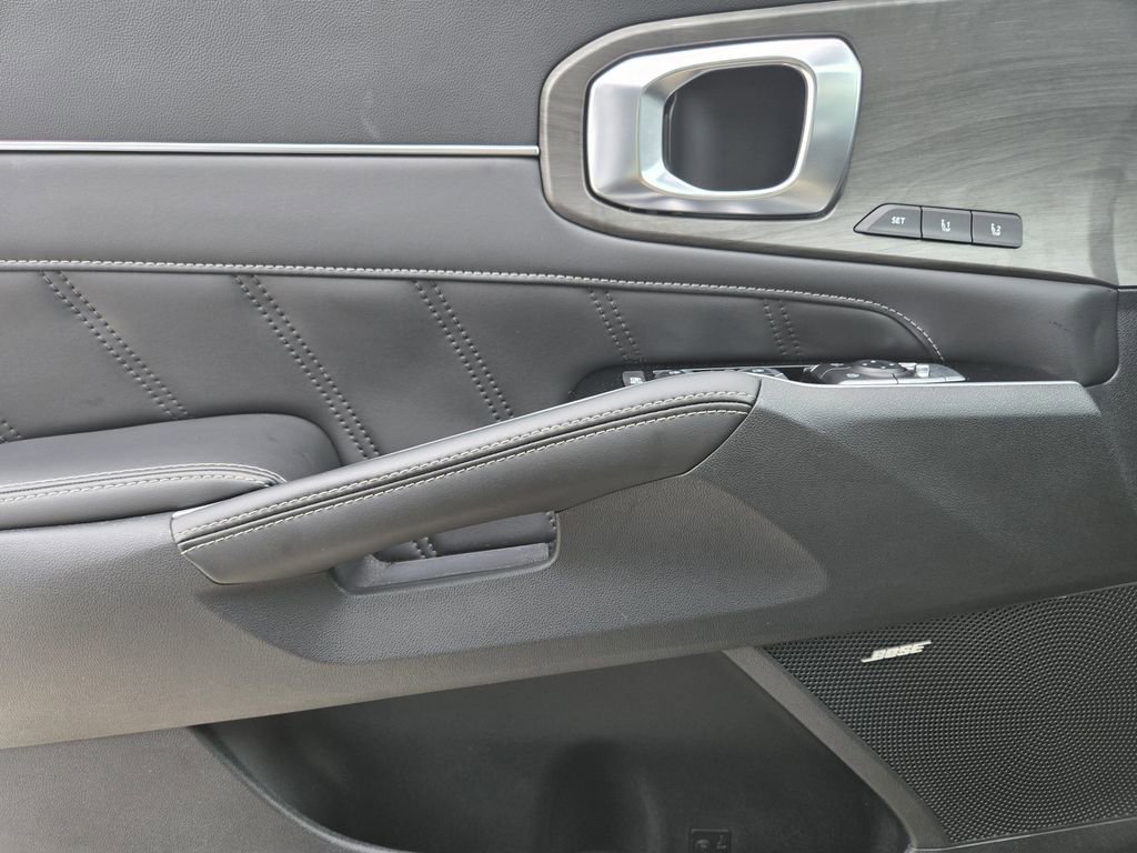 Certified 2025 Kia Sorento SX Prestige image 25