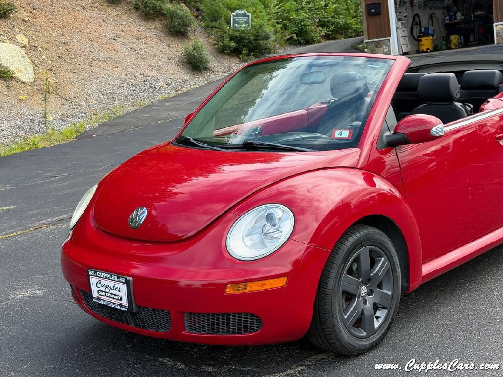 Used 2006 Volkswagen Beetle Convertible w/ Package 1 FWD image 23