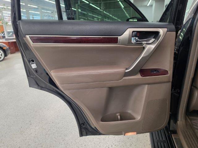 Used 2016 Lexus GX 460 w/ Premium Package AWD/4WD image 36