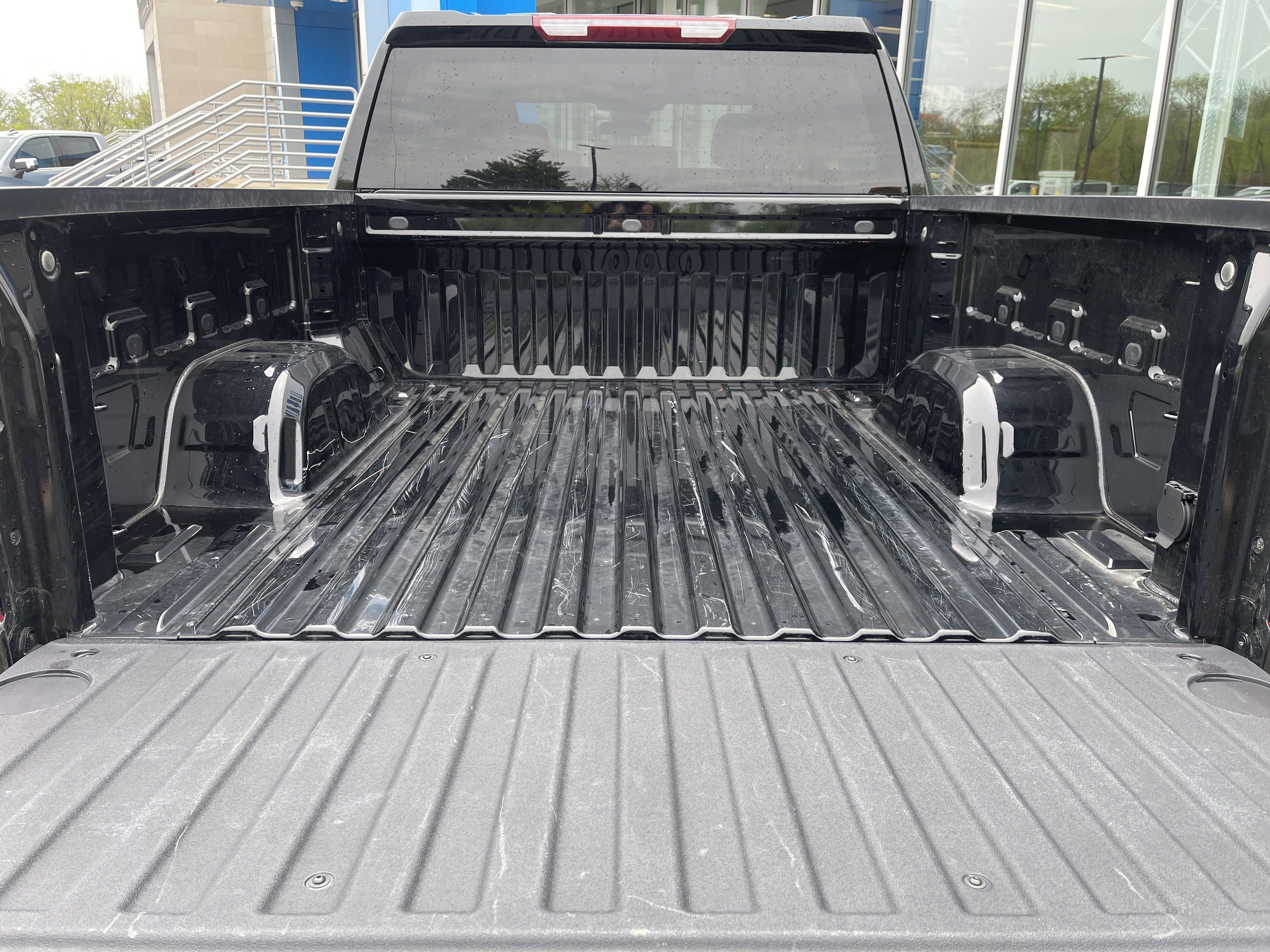 Used 2025 Chevrolet Silverado 1500 LT image 40