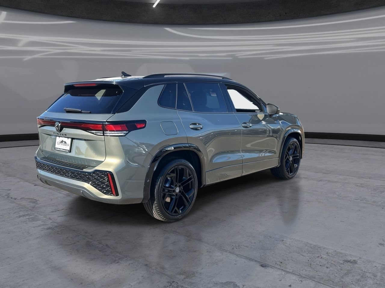 New 2026 Volkswagen Tiguan SE R-Line FWD image 5