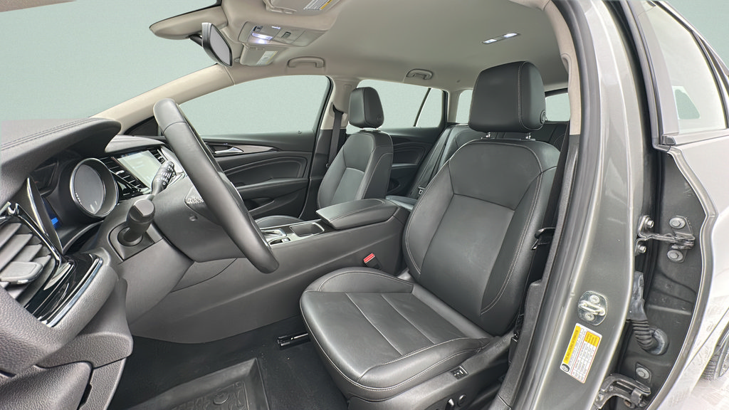Used 2018 Buick Regal Essence w/ Driver Confidence Package #1 AWD/4WD image 13