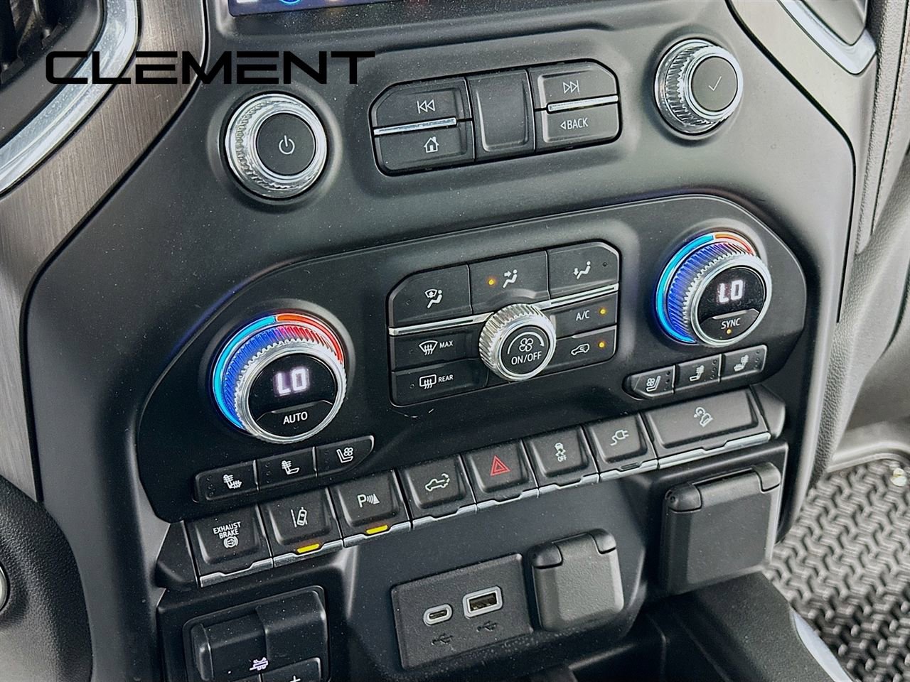 Used 2023 GMC Sierra 3500 AT4 w/ AT4 Preferred Package AWD/4WD image 22