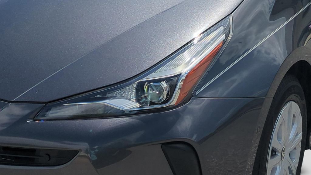 Used 2019 Toyota Prius LE image 30