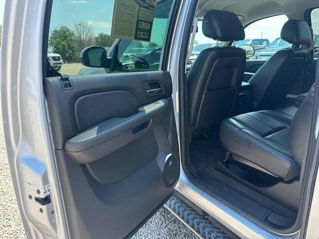 Used 2012 Chevrolet Avalanche LT AWD/4WD image 28