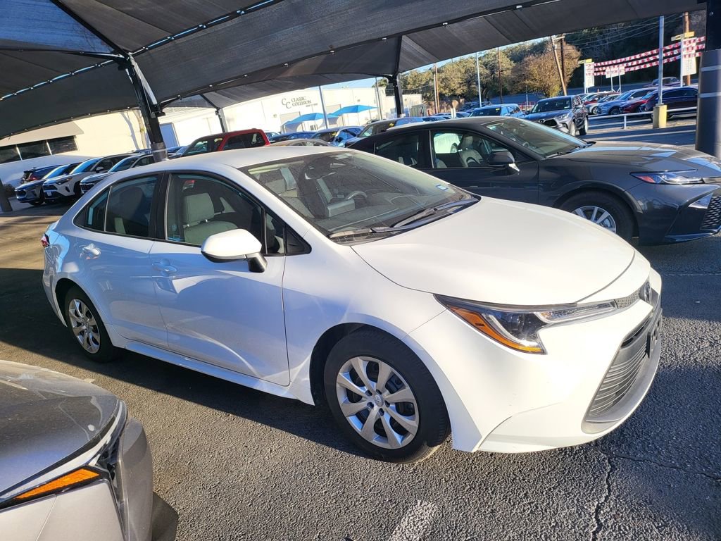 Used 2025 Toyota Corolla LE image 15
