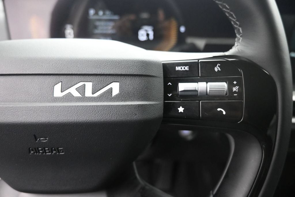 Used 2026 Kia Sorento LX FWD image 14
