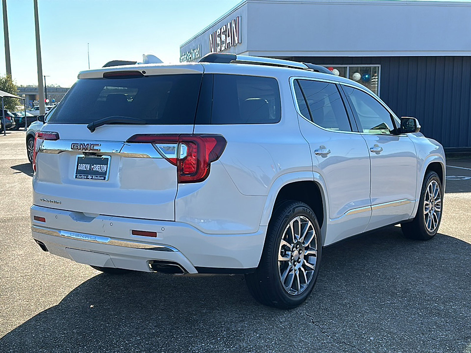 Used 2023 GMC Acadia Denali w/ Denali Ultimate Package image 8