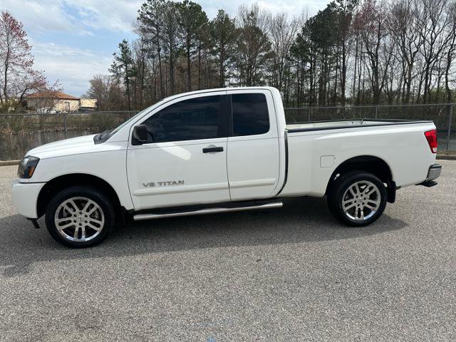 Used 2012 Nissan Titan SV w/ SV Value Truck Pkg image 9