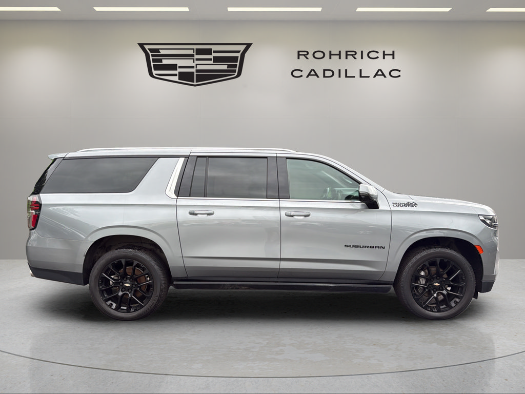 Used 2023 Chevrolet Suburban High Country w/ Premium Package 2 AWD/4WD image 4