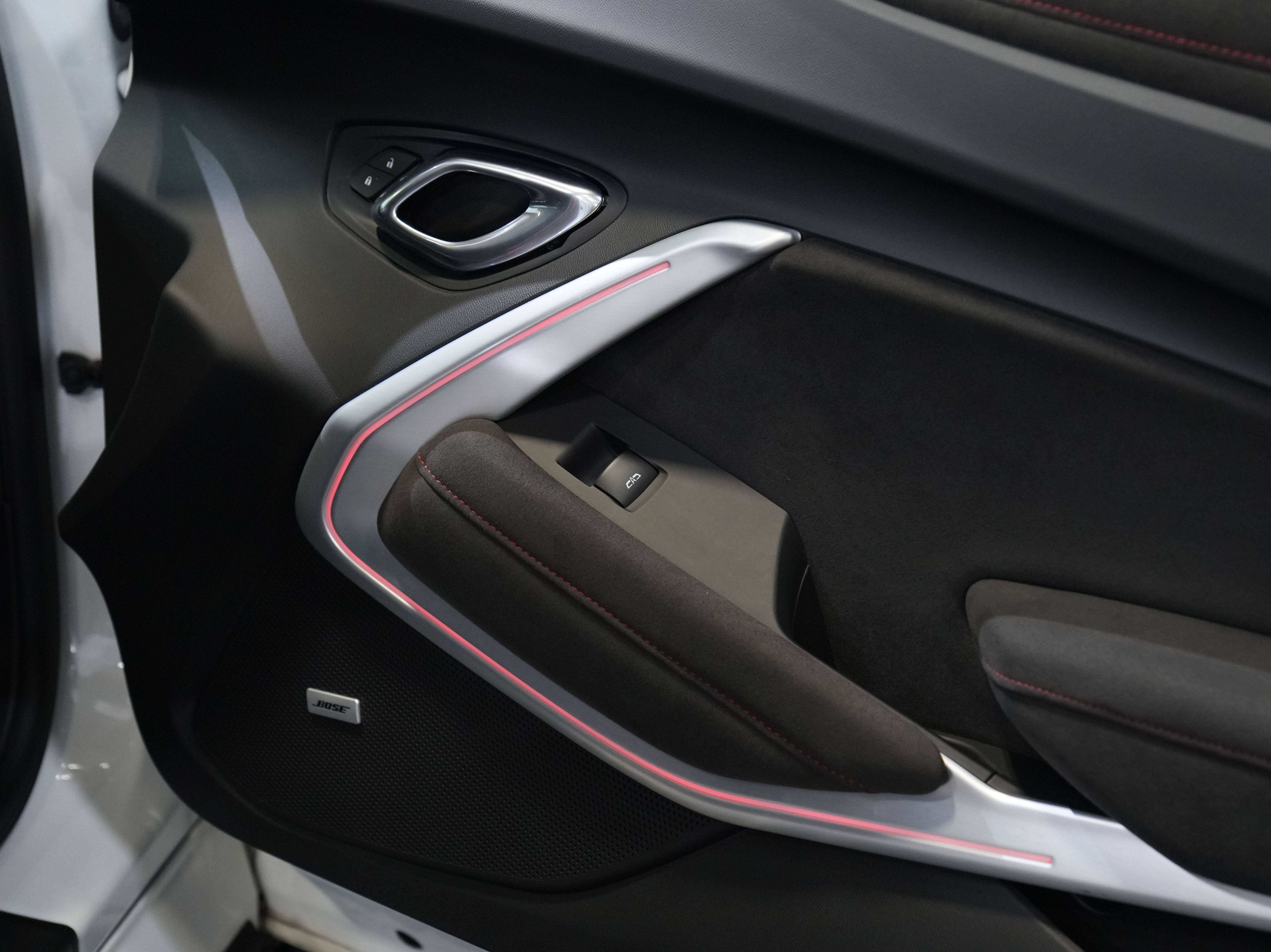 Used 2018 Chevrolet Camaro ZL1 RWD image 27