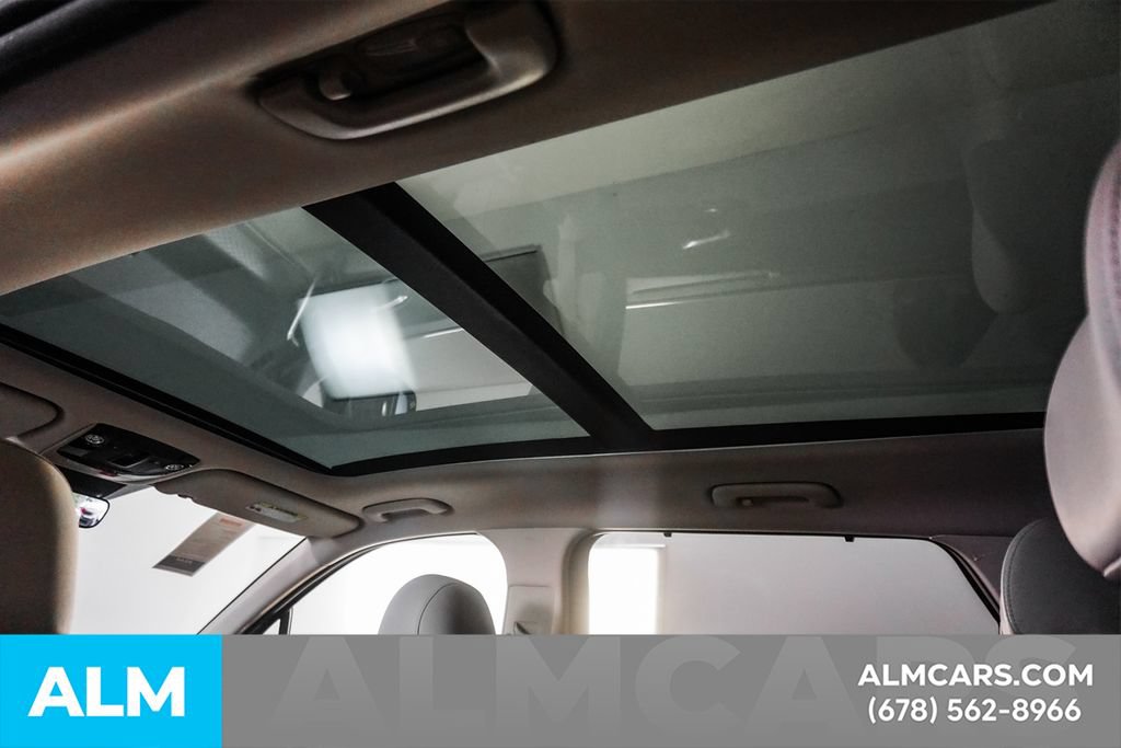 Used 2023 Kia Sorento SX Prestige w/ Panoramic Sunroof Package AWD/4WD image 16