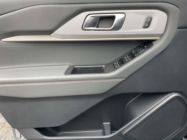 New 2026 Ford Explorer Active RWD image 19