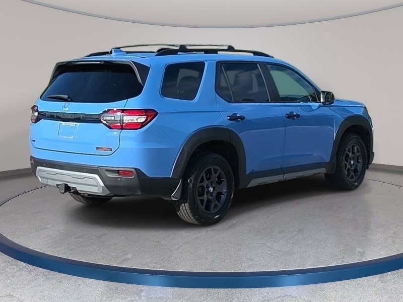 Used 2023 Honda Pilot TrailSport image 5
