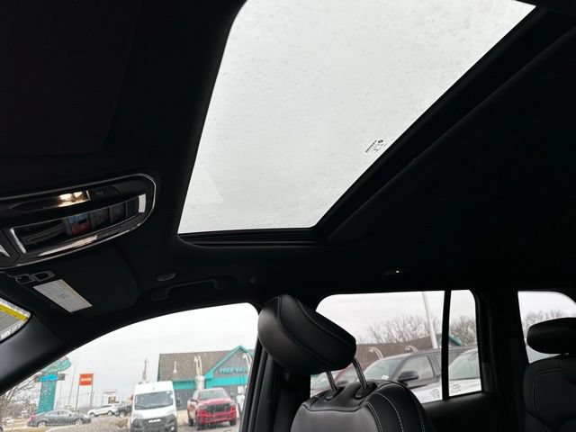 New 2026 Jeep Grand Cherokee Altitude AWD/4WD image 30