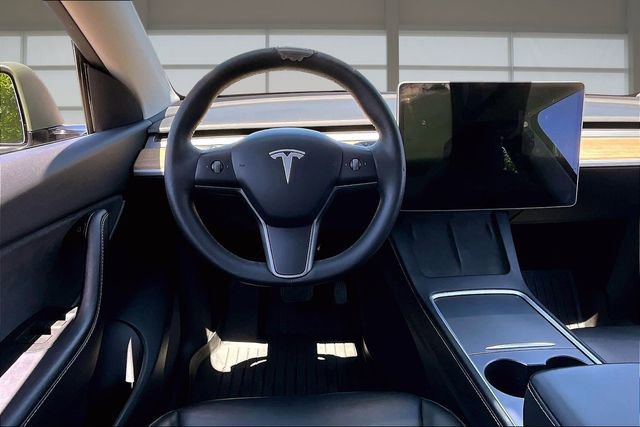 Used 2022 Tesla Model Y Long Range AWD/4WD image 5