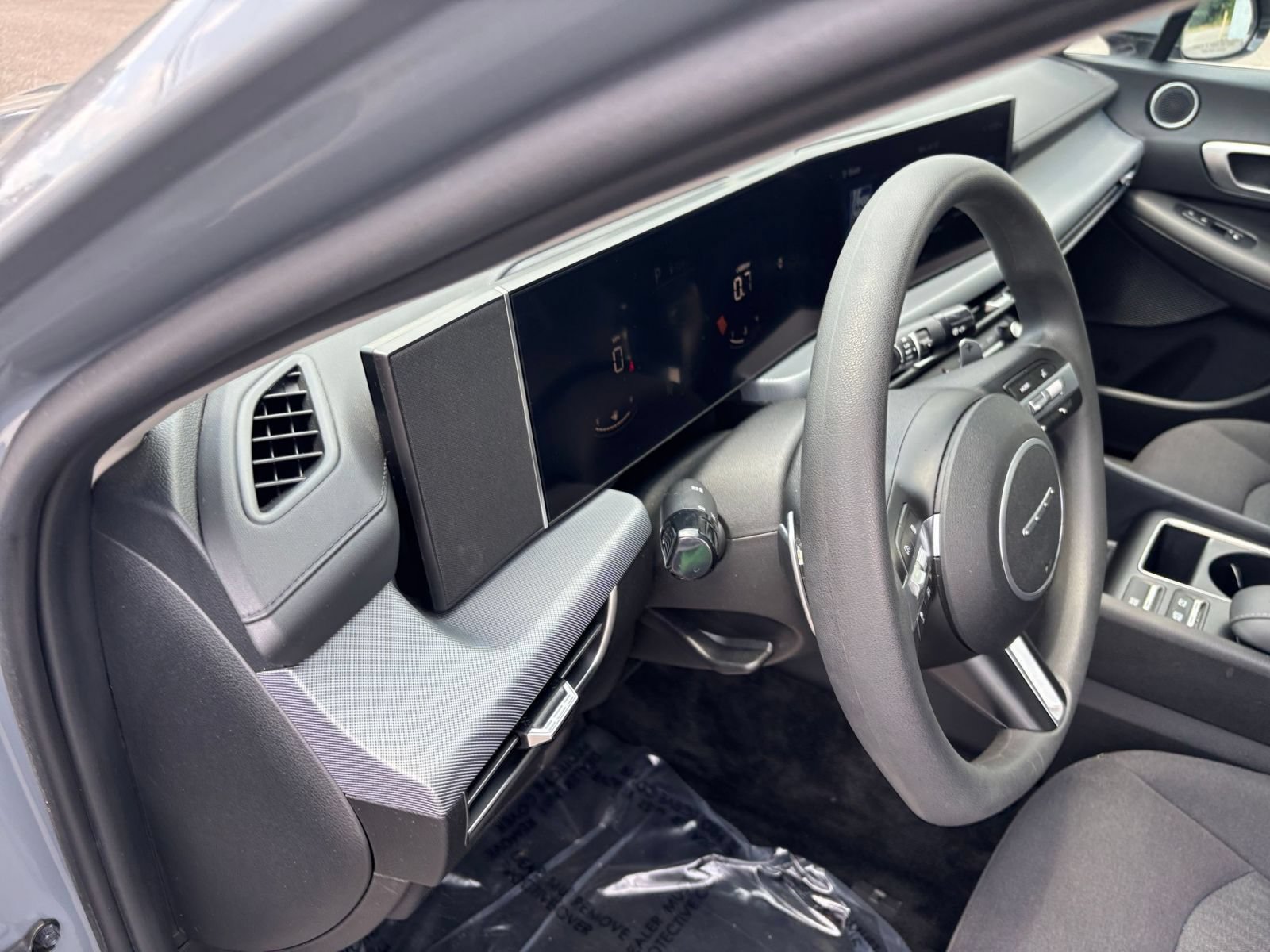 Used 2025 Hyundai Sonata SEL FWD image 35