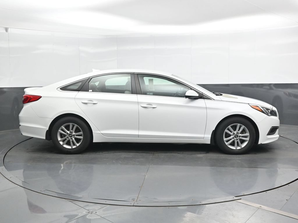 Used 2016 Hyundai Sonata SE FWD image 4