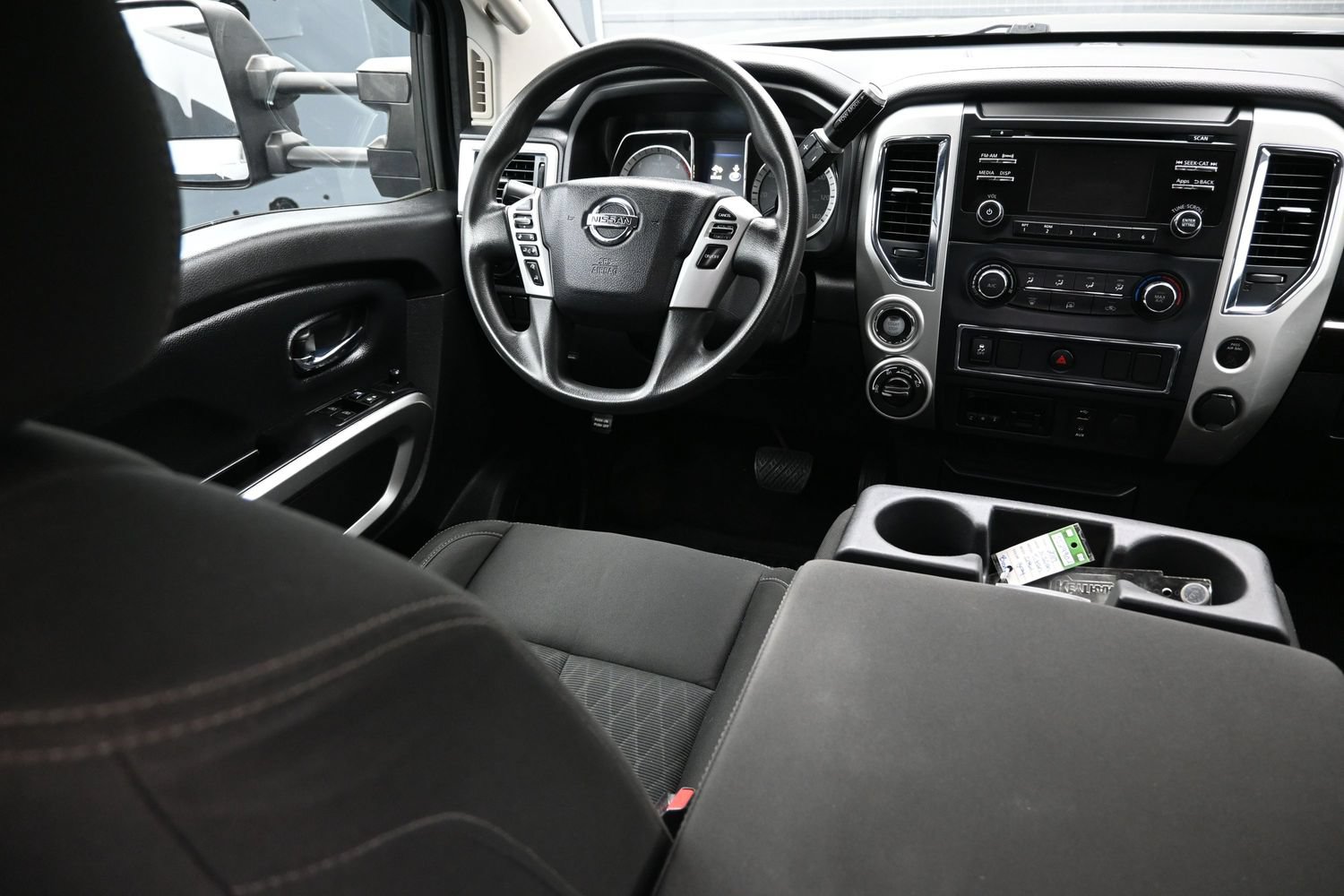 Used 2017 Nissan Titan SV AWD/4WD image 22