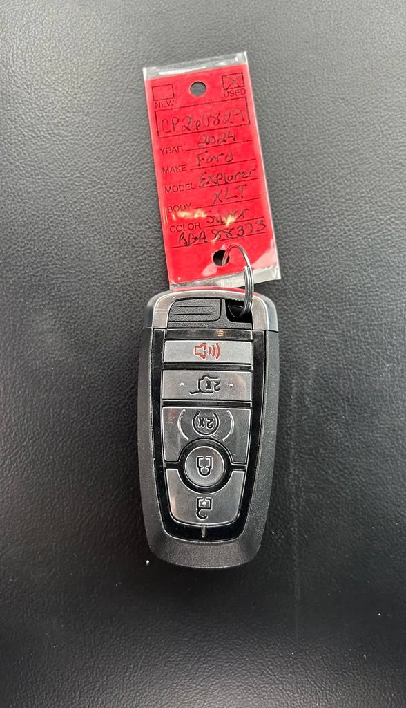 Used 2024 Ford Explorer XLT w/ Equipment Group 202A AWD/4WD image 28