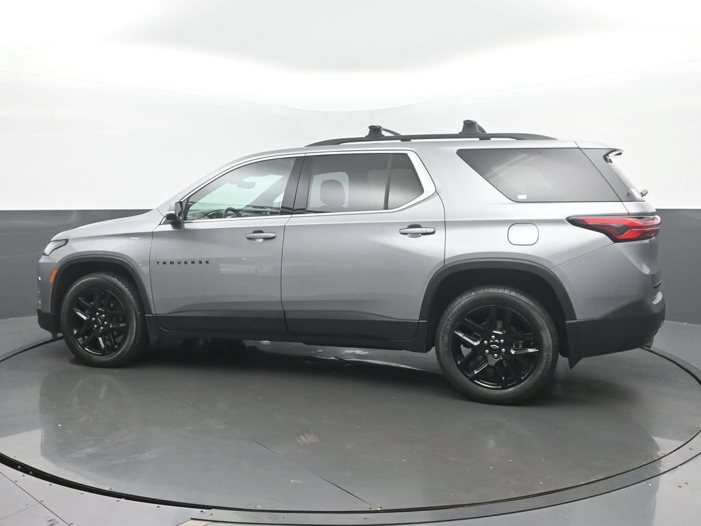 Used 2023 Chevrolet Traverse LT w/ Rear Camera Mirror Package AWD/4WD image 3