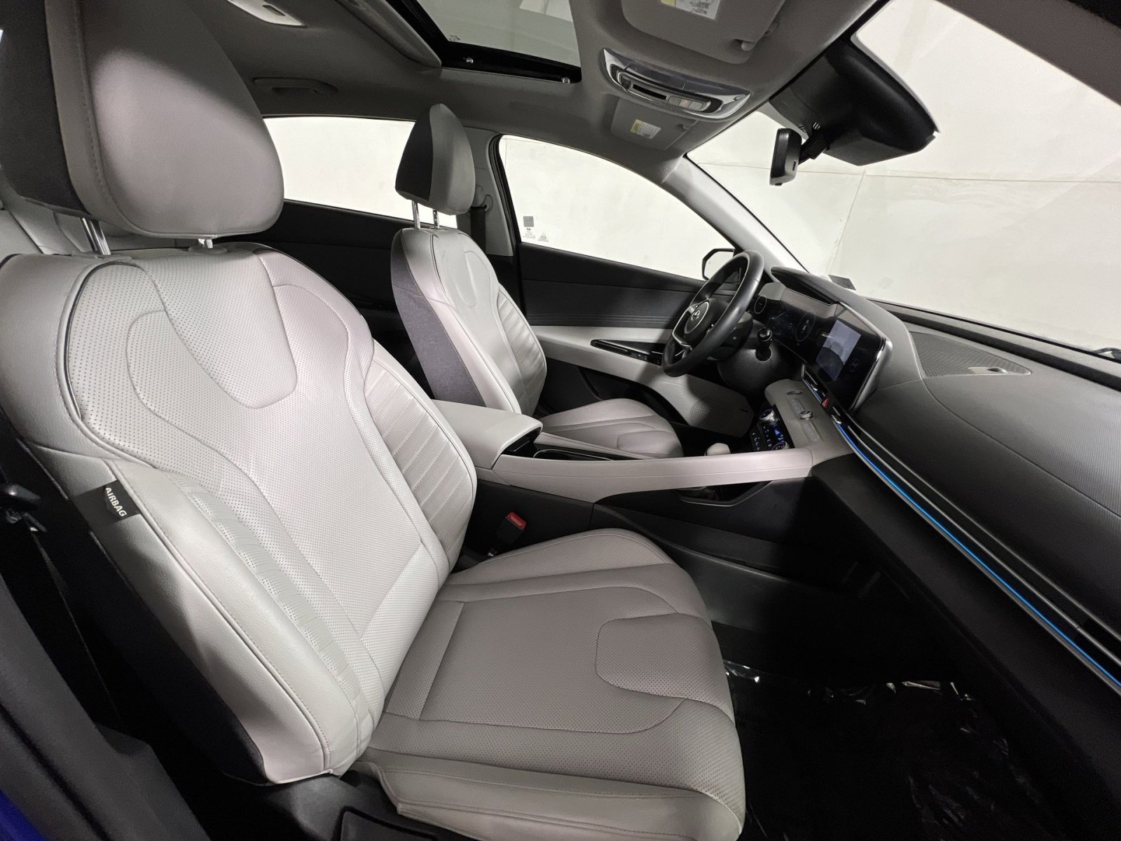 Used 2021 Hyundai Elantra Limited w/ Cargo Package image 27