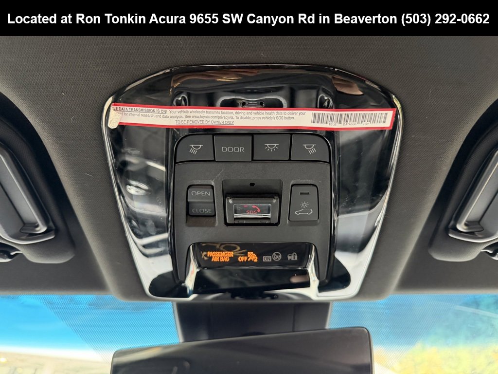 Used 2021 Toyota Venza Limited image 29