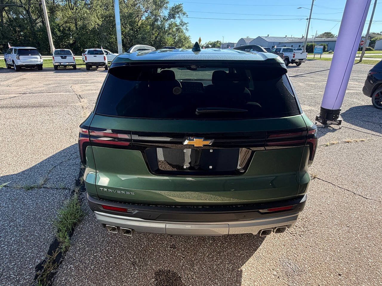 New 2027 Chevrolet Traverse LT w/ Driver Confidence Package FWD image 5