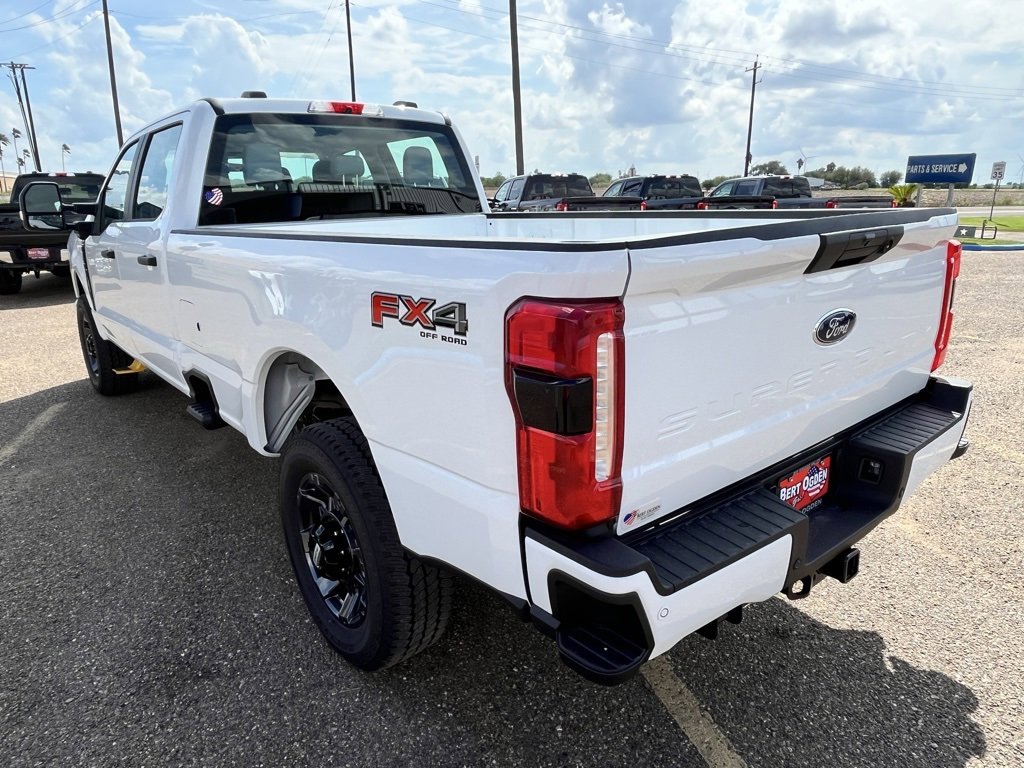 New 2026 Ford F350 4x4 Crew Cab Super Duty image 5