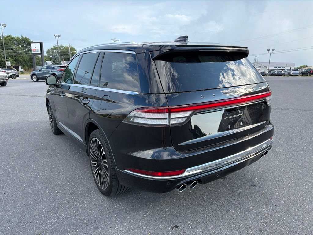 Certified 2025 Lincoln Aviator Black Label AWD/4WD image 3