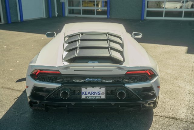 Used 2020 Lamborghini Huracan EVO RWD image 32