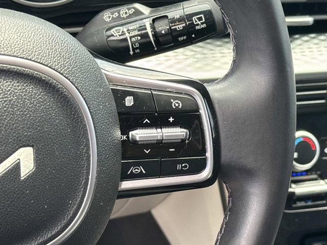 Used 2024 Kia Carnival LX FWD image 29