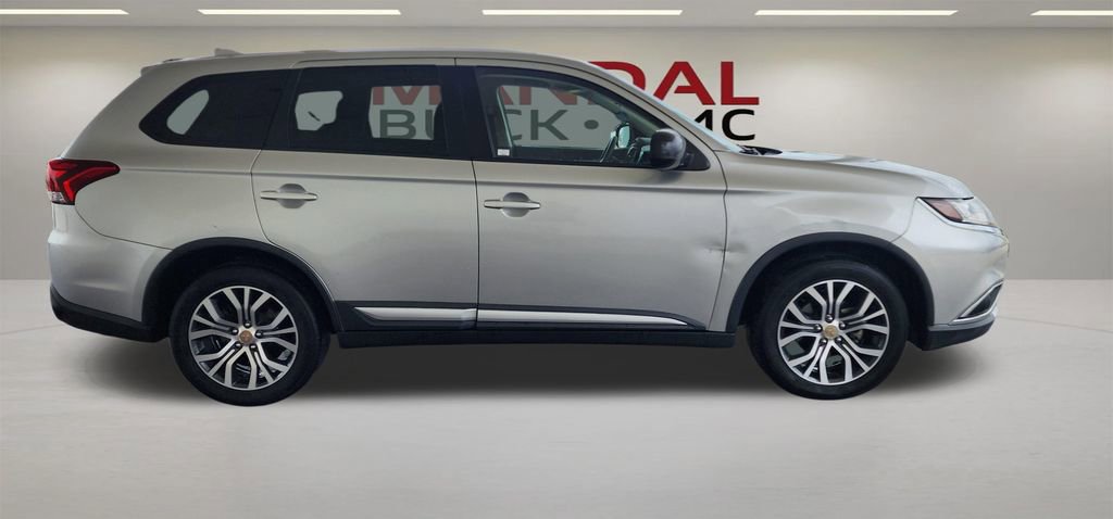 Used 2018 Mitsubishi Outlander ES FWD image 4