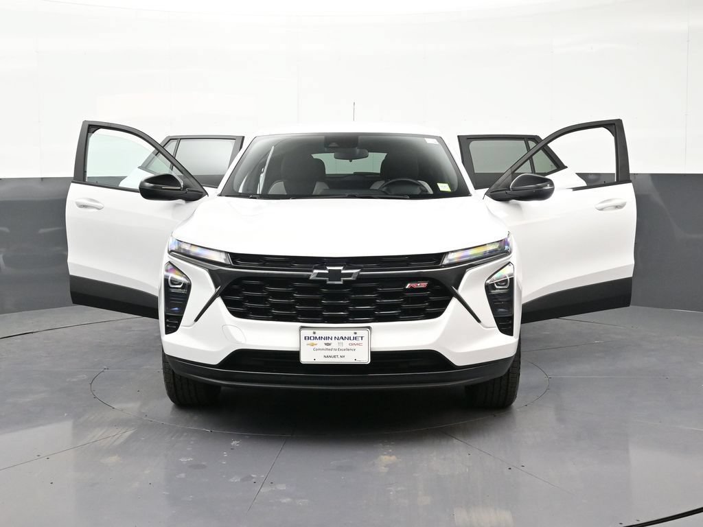 Used 2024 Chevrolet Trax RS FWD image 37