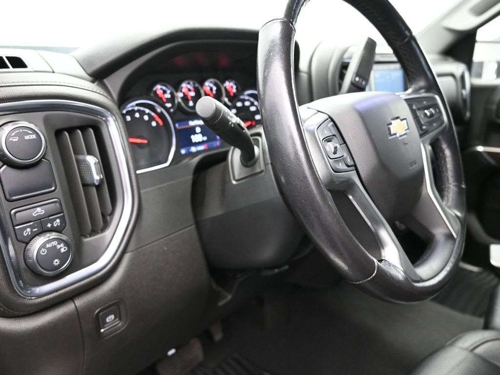 Used 2022 Chevrolet Silverado 1500 LT image 12