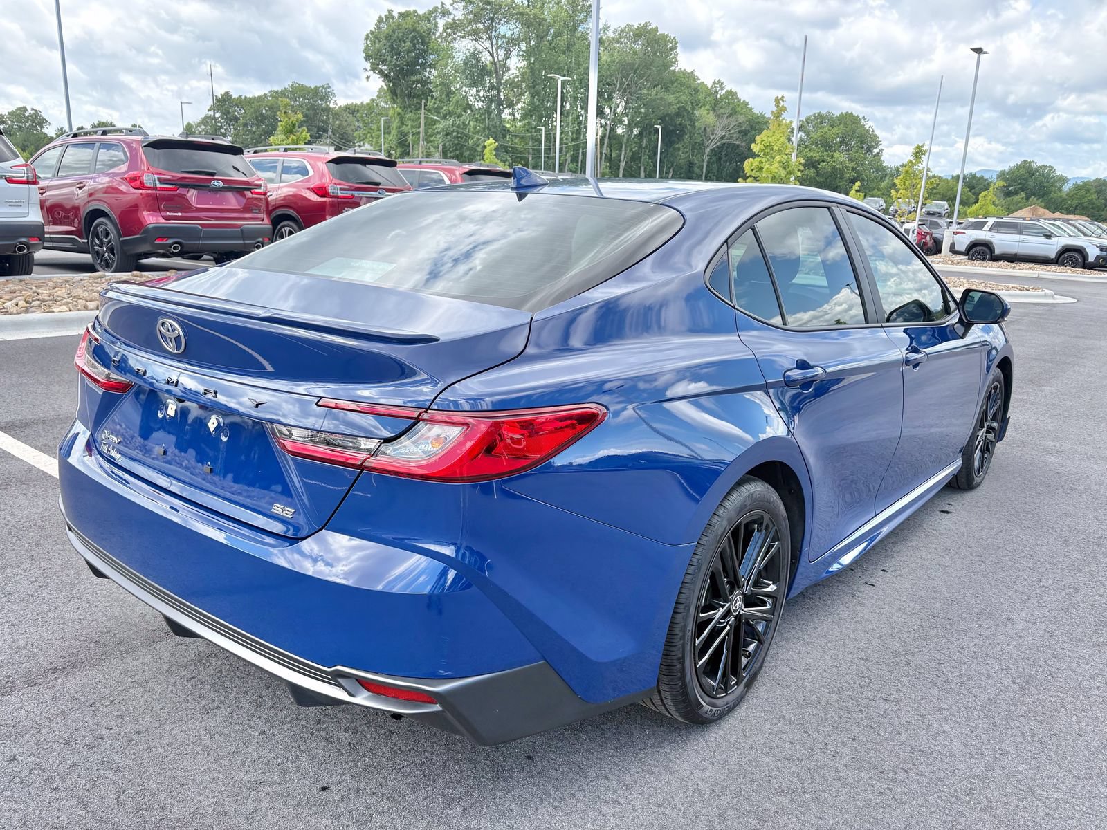 Used 2025 Toyota Camry SE FWD image 8