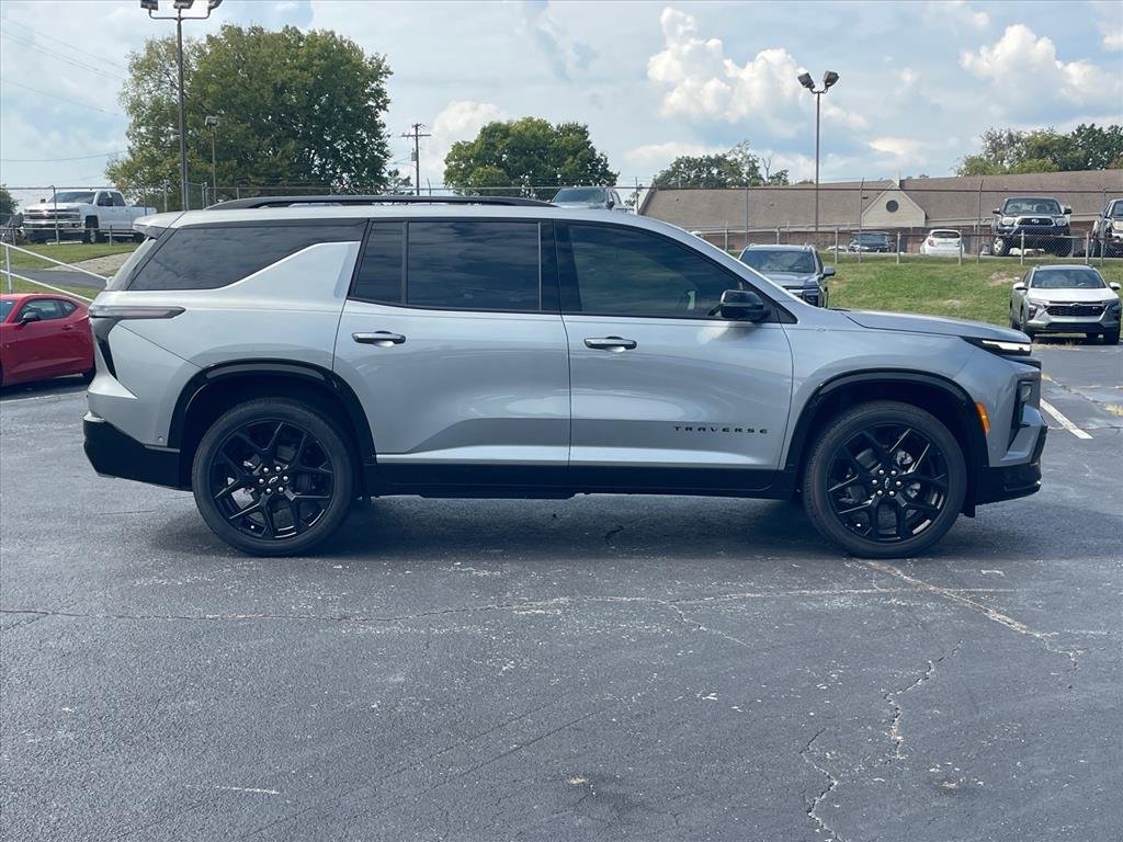 New 2026 Chevrolet Traverse RS image 8