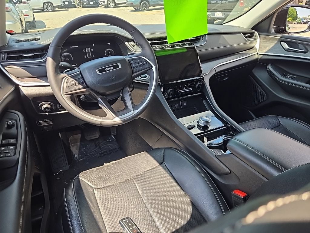 Certified 2023 Jeep Grand Cherokee Limited w/ Luxury Tech Group II AWD/4WD image 17