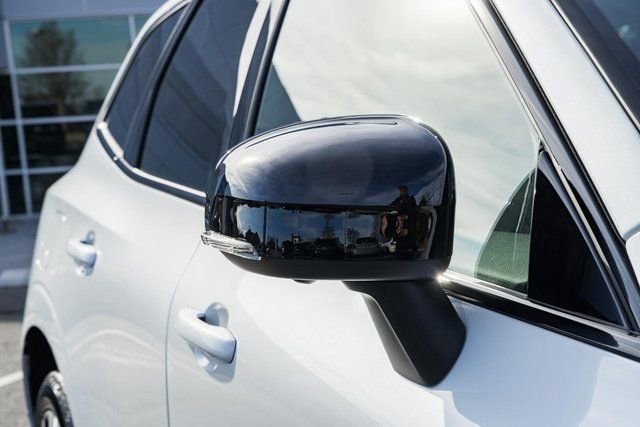 New 2026 Volvo XC60 B5 Plus w/ Protection Package Premier image 16