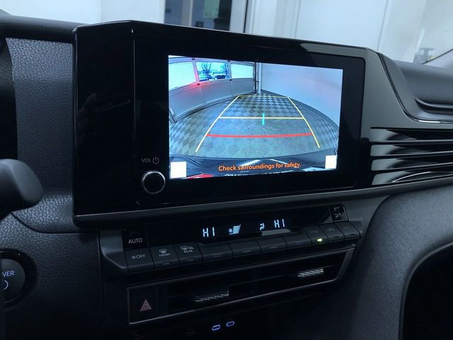 Used 2025 Toyota Camry SE image 27